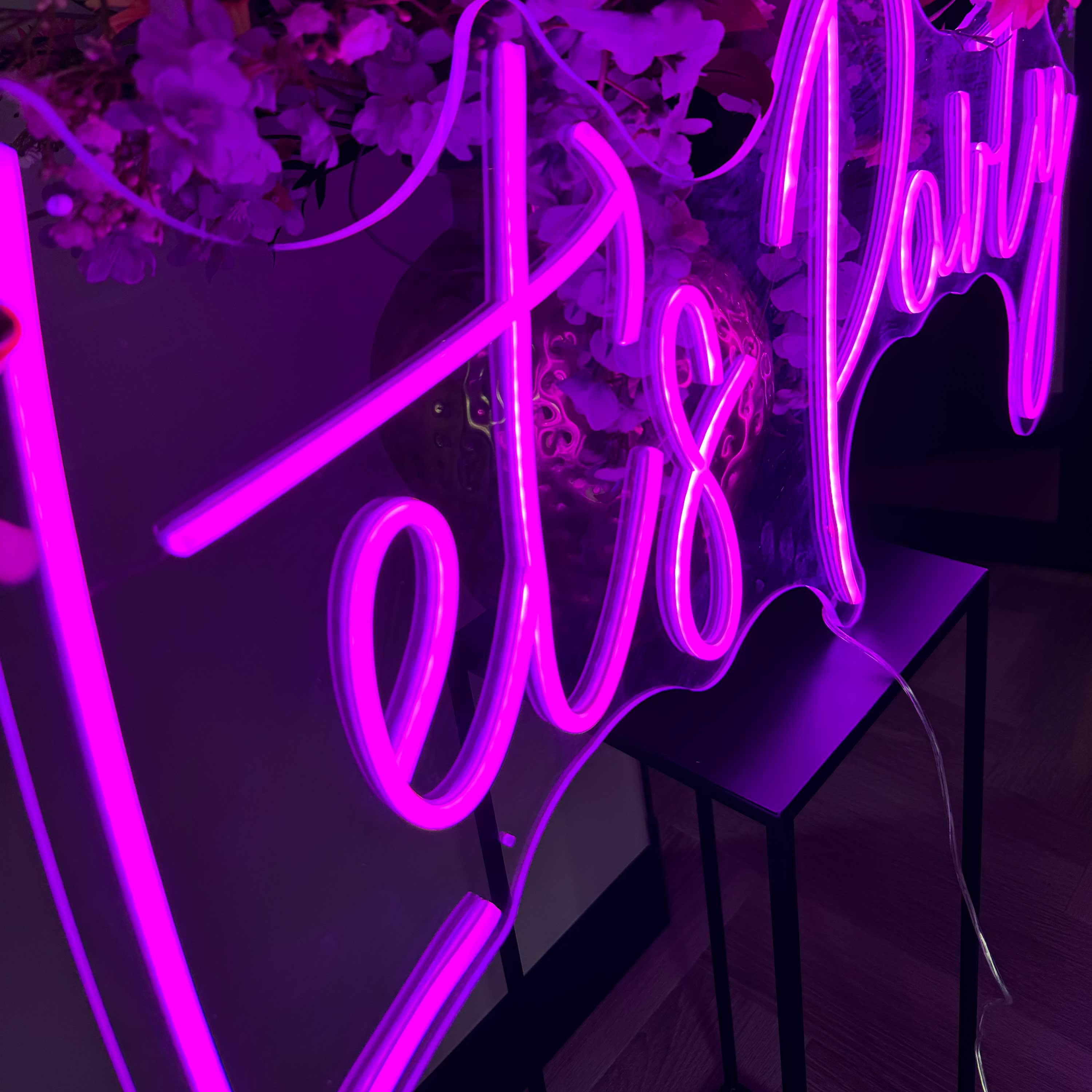 Neonskilt Lets Party