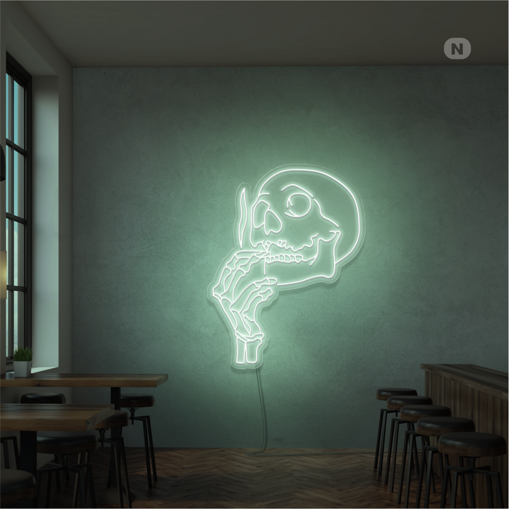 Neonskilt med røykende hodeskalle