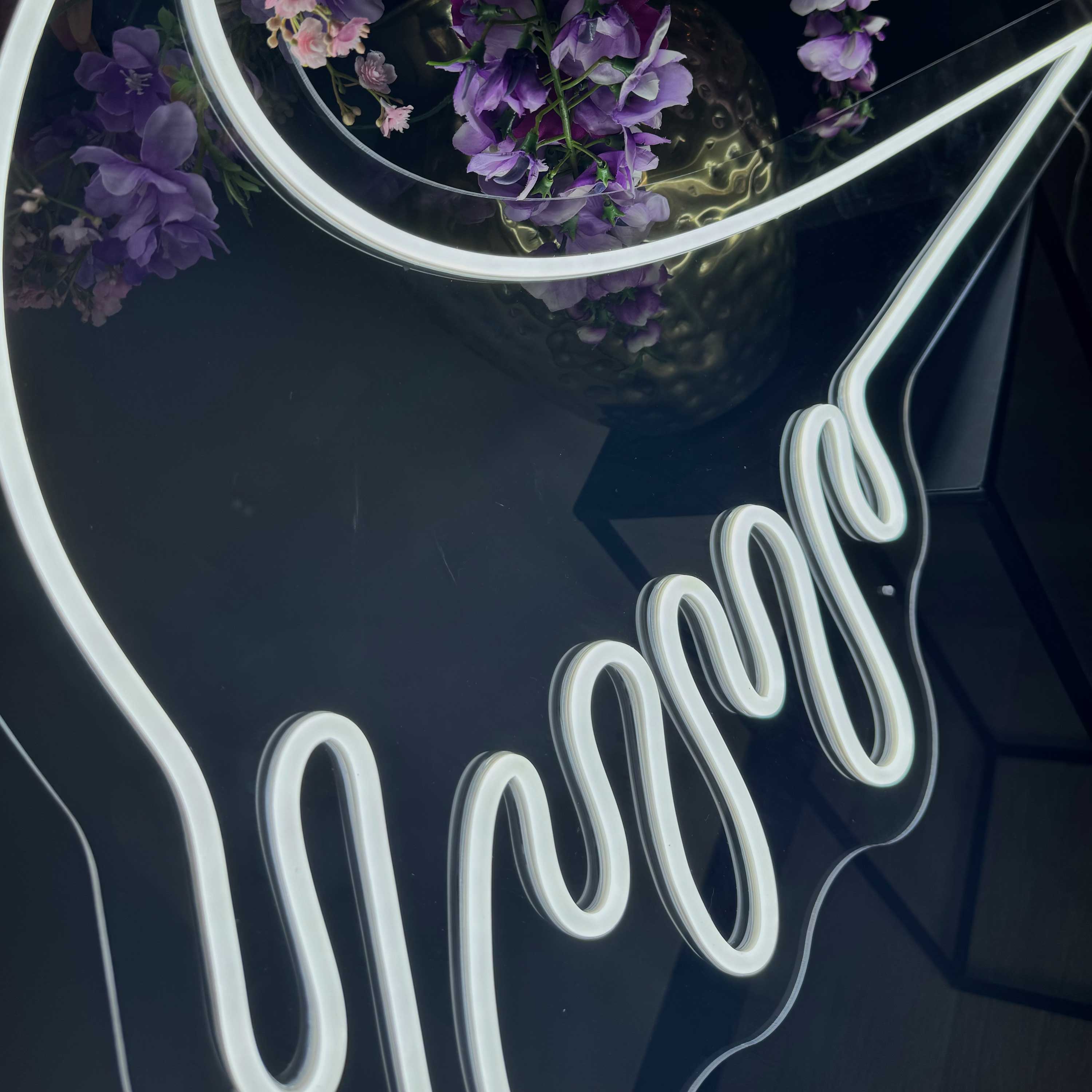 Neonskilt Nike Drip